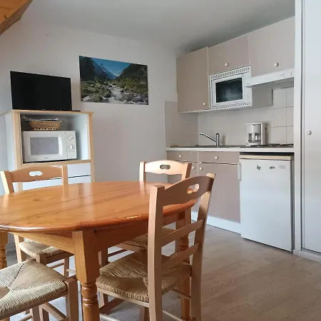 Joli T2 Avec Alcove Wifi 4 Pers Linge De Maison Inclus Cauterets Exterior photo